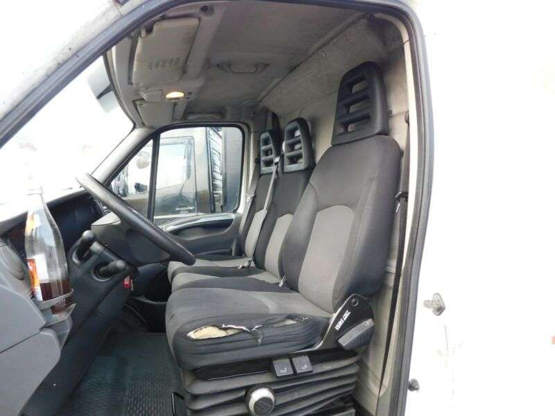 Iveco Daily Kasten HKa 35 S... Radstand 3950 - Photo 13