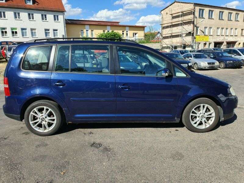 Volkswagen Touran 2.0 TDI DSG Highline - Photo 5